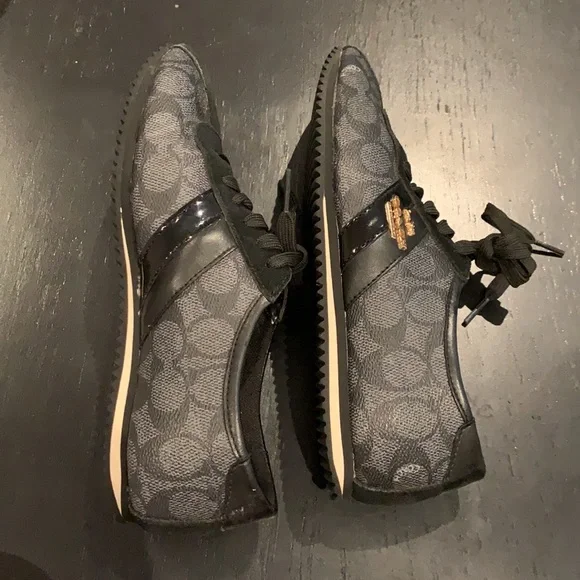 Authentic Coach shoe - Picture 3 of 3